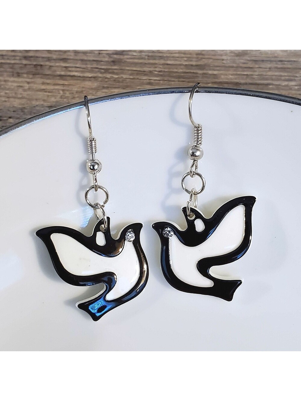 Vintage Y2K White Black Lucite Austrian Crystal Dove of Peace Hearts Earrings - Picture 6 of 8